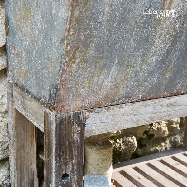 Becken BANNOCK - Großer Eisentrog für jede Pflanzarbeit - Gestell aus wiederaufbereitetem Kiefernholz - Aufwendiges Antik-Finish