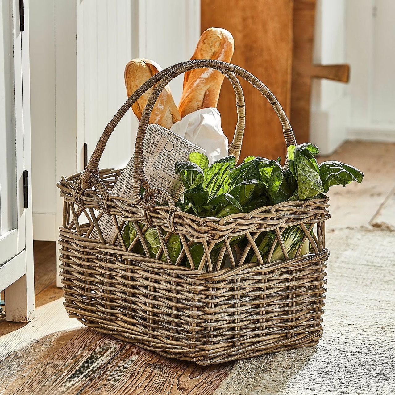 Korb AMIXAL - Natürliches Rattan - Flexible Tragegriffe - Dekoratives Flechtmuster - braun