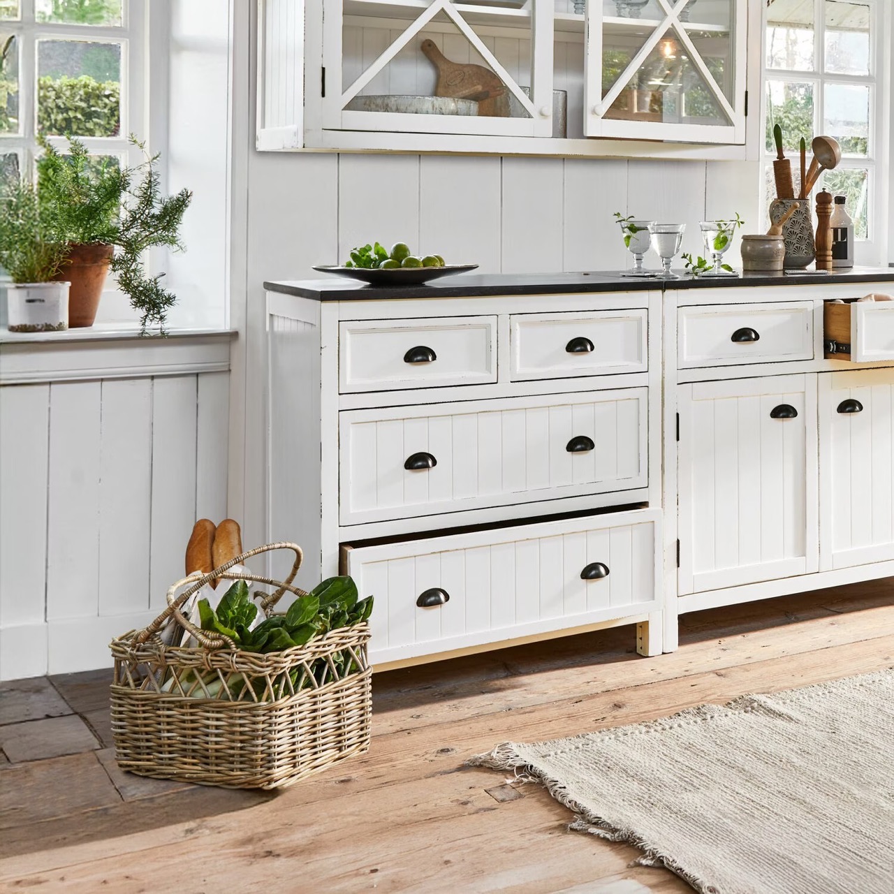 Korb AMIXAL - Natürliches Rattan - Flexible Tragegriffe - Dekoratives Flechtmuster - braun