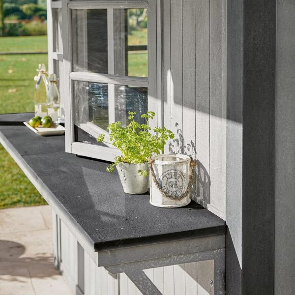 Gartenhaus Auboranges Überdachte Veranda. Kiefernholz mit Antik-Finish. Stabiles Metalldach. Viele charmante Details.