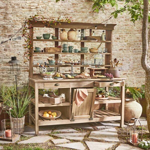 Gartenschrank Fallon - aus massivem Teakholz - perfekt auch als Outdoor-Küche - in Vintage-Optik - mit zwei Schubladen und großem Kippfach