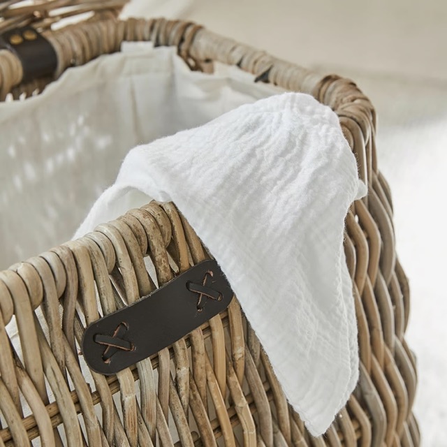 Wäschekorb Solinette - Robustes Rattan - Inkl. waschbarem Stoffeinsatz - Edler Lederverschluss - #24515