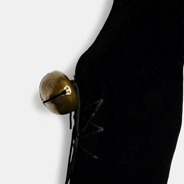 Deko-Schuh 2er Set Trésalya - goldene Glöckchen - Hexenstiefel-Silhouette